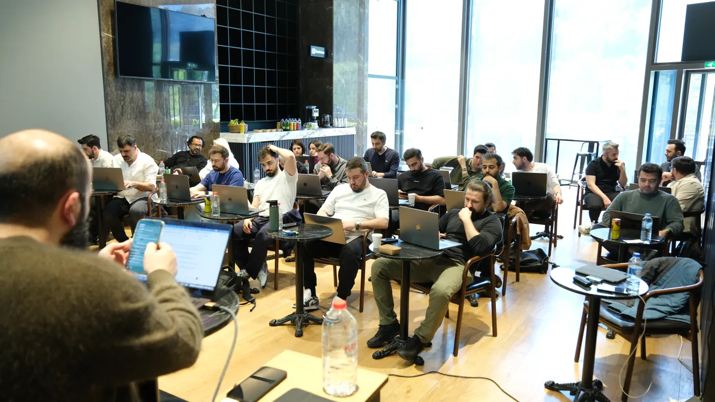 Komünite Space, eğitim anı